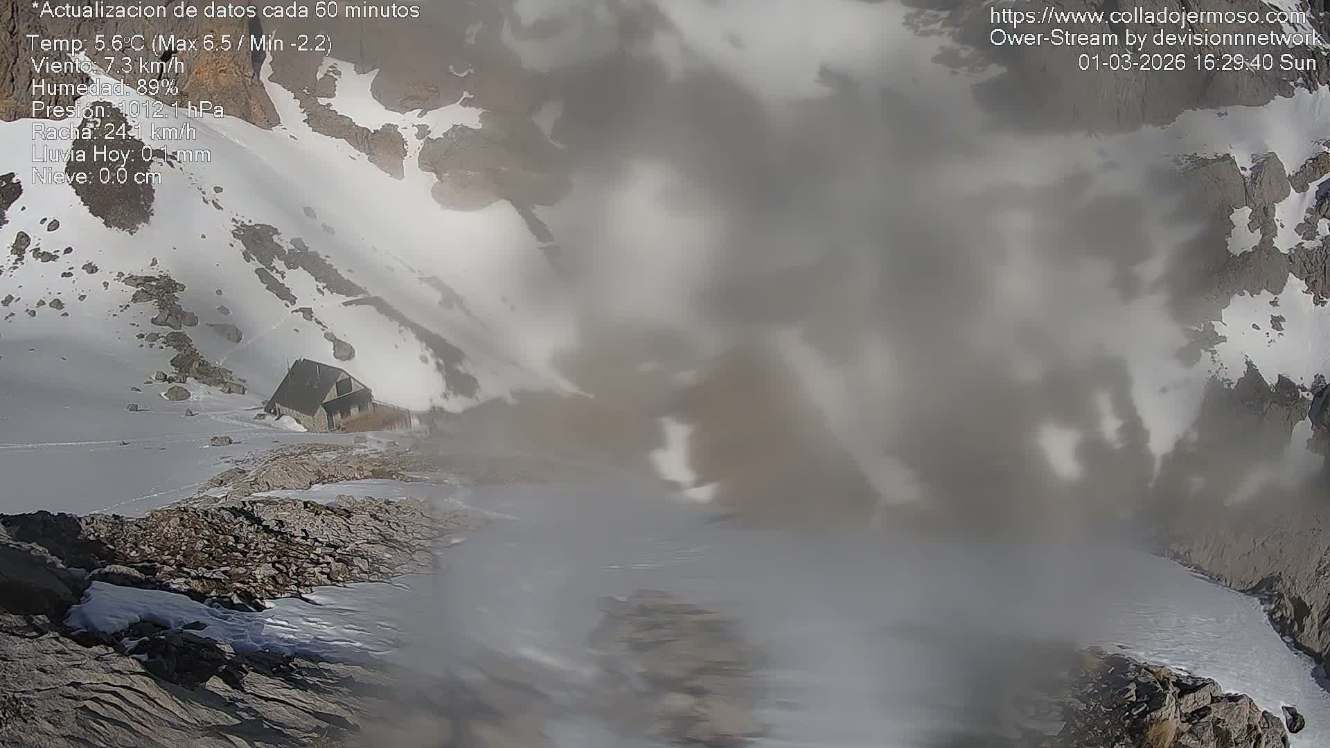 Picos de Europa Mountain Range Collado Jermoso Refuge Live Cam - León, Castila&Leon, Spain