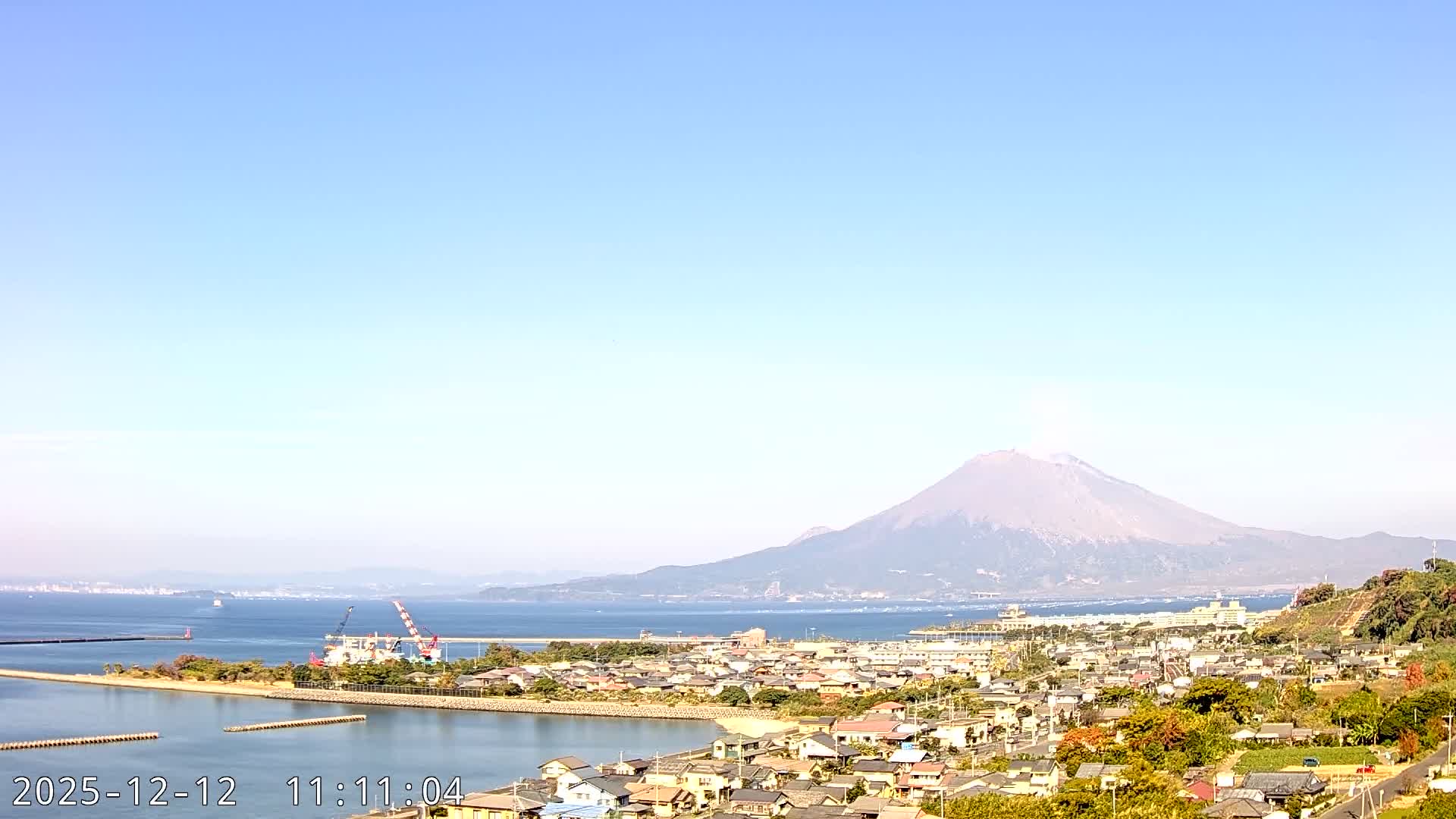Tarumizu City Skyline & Sakurajima Living Volcano View ( 垂水市のスカイラインと桜島の活火山ビュー ) Live Cam - Hamabira, Tarumizu, Kagoshima Prefecture, Kyushu, Japan