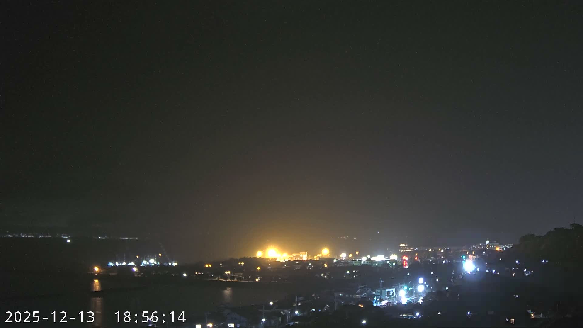 Tarumizu City Skyline & Sakurajima Living Volcano View ( 垂水市のスカイラインと桜島の活火山ビュー ) Live Cam - Hamabira, Tarumizu, Kagoshima Prefecture, Kyushu, Japan