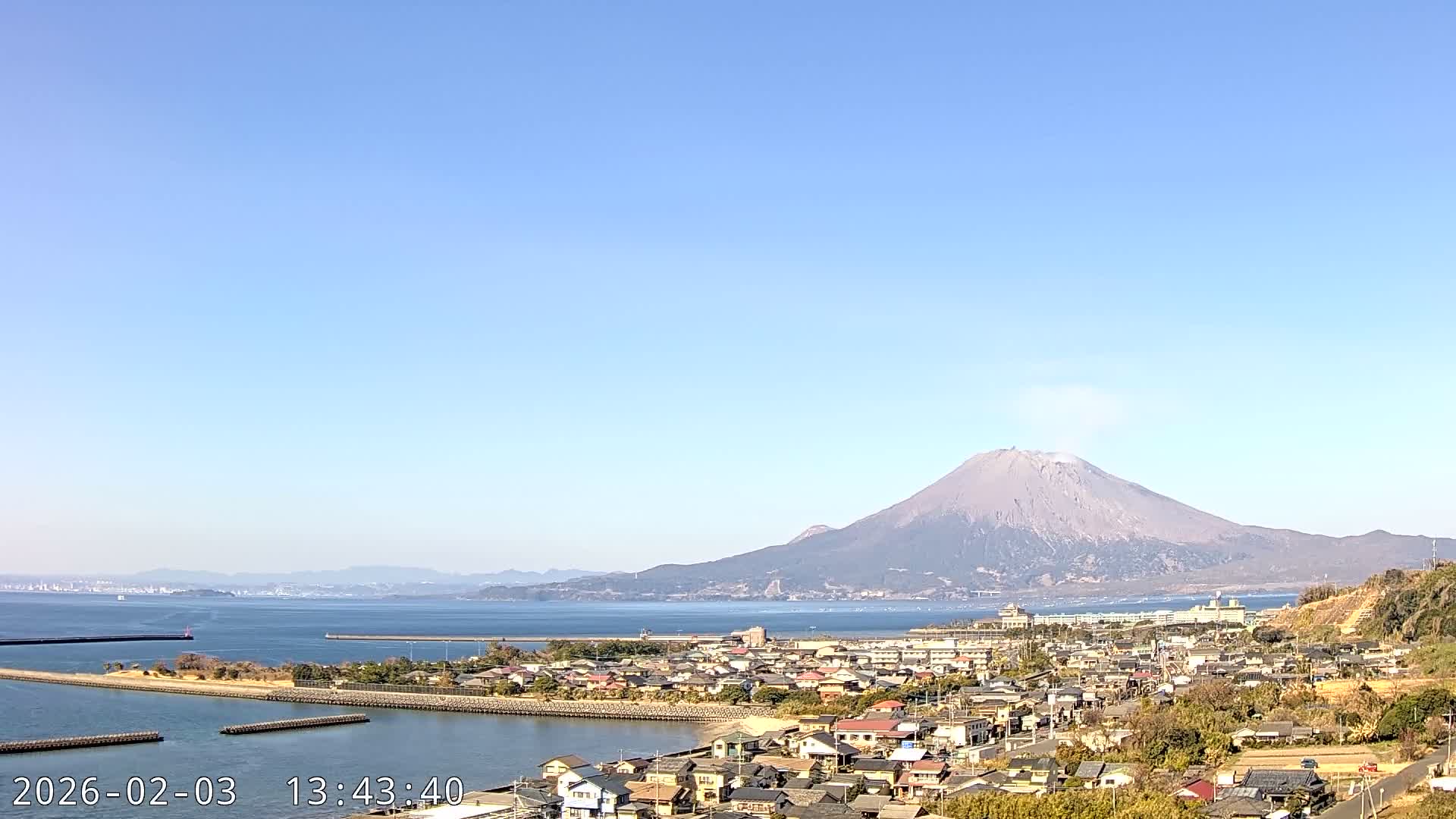 Tarumizu City Skyline & Sakurajima Living Volcano View ( 垂水市のスカイラインと桜島の活火山ビュー ) Live Cam - Hamabira, Tarumizu, Kagoshima Prefecture, Kyushu, Japan