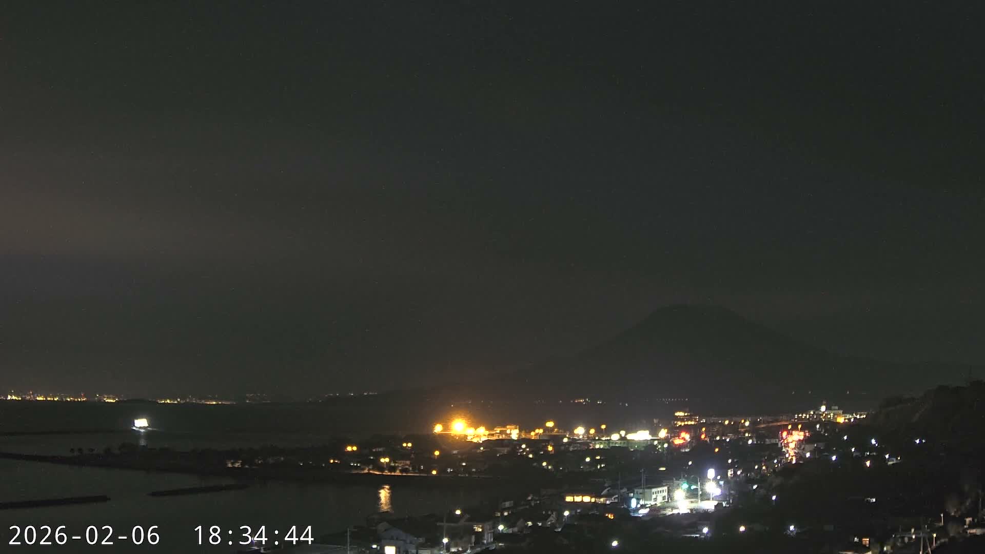 Tarumizu City Skyline & Sakurajima Living Volcano View ( 垂水市のスカイラインと桜島の活火山ビュー ) Live Cam - Hamabira, Tarumizu, Kagoshima Prefecture, Kyushu, Japan