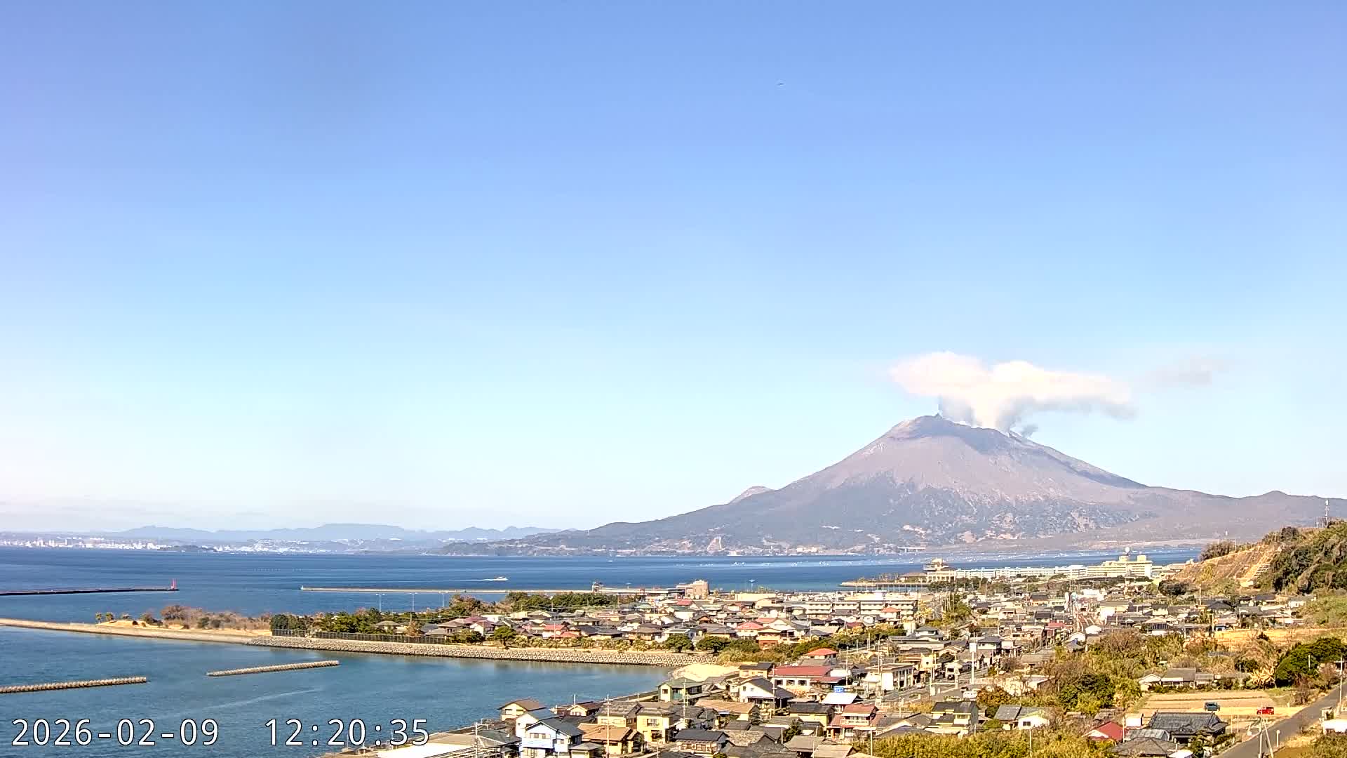Tarumizu City Skyline & Sakurajima Living Volcano View ( 垂水市のスカイラインと桜島の活火山ビュー ) Live Cam - Hamabira, Tarumizu, Kagoshima Prefecture, Kyushu, Japan