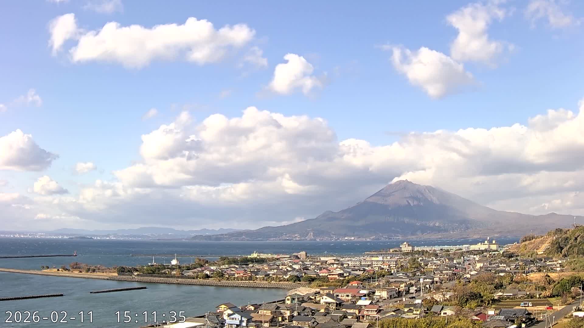 Tarumizu City Skyline & Sakurajima Living Volcano View ( 垂水市のスカイラインと桜島の活火山ビュー ) Live Cam - Hamabira, Tarumizu, Kagoshima Prefecture, Kyushu, Japan