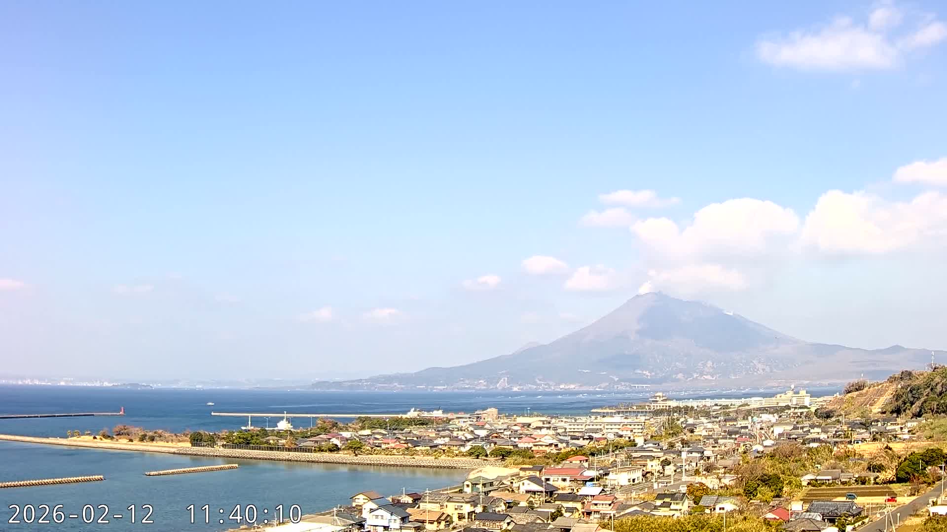 Tarumizu City Skyline & Sakurajima Living Volcano View ( 垂水市のスカイラインと桜島の活火山ビュー ) Live Cam - Hamabira, Tarumizu, Kagoshima Prefecture, Kyushu, Japan