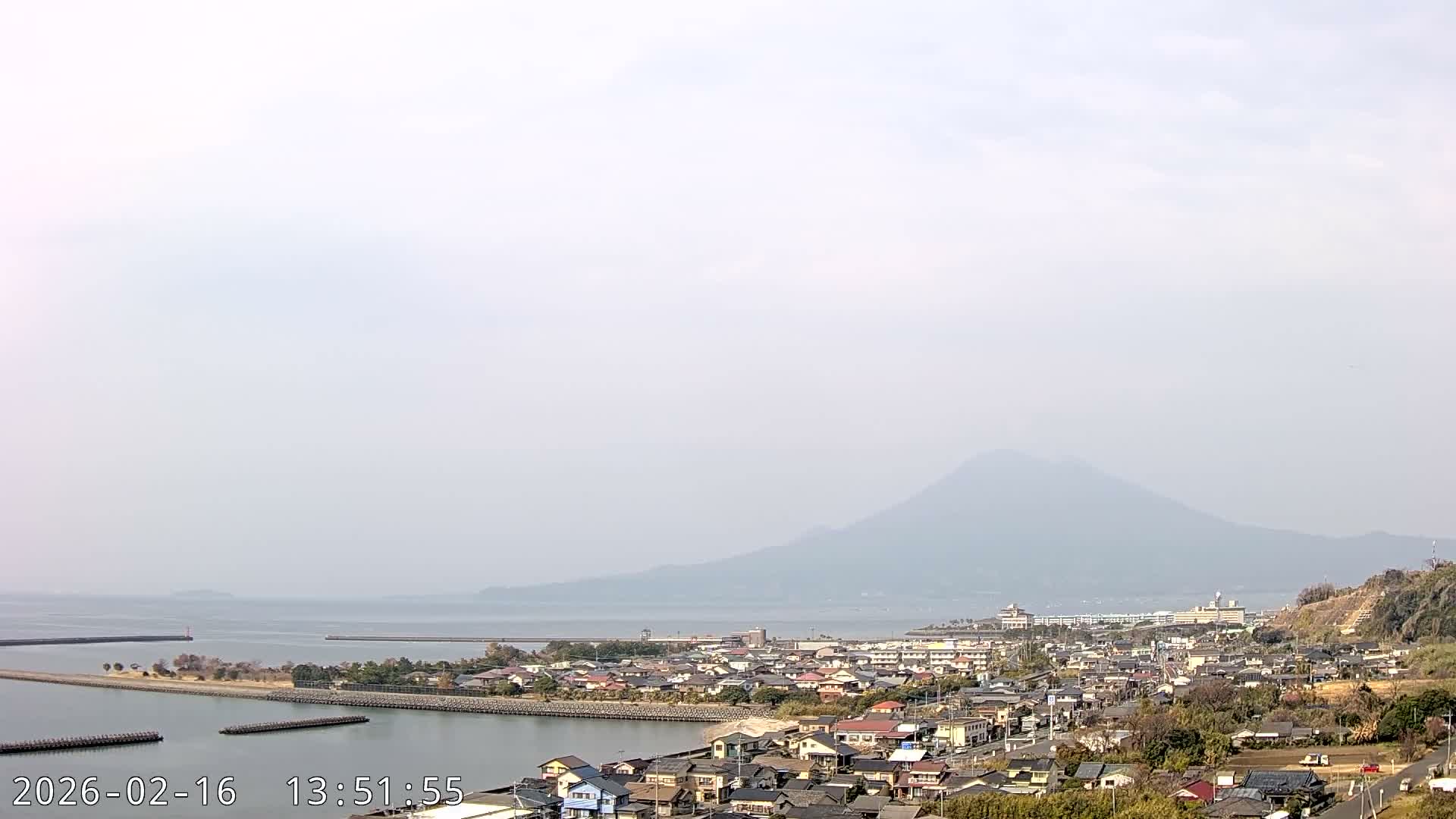 Tarumizu City Skyline & Sakurajima Living Volcano View ( 垂水市のスカイラインと桜島の活火山ビュー ) Live Cam - Hamabira, Tarumizu, Kagoshima Prefecture, Kyushu, Japan