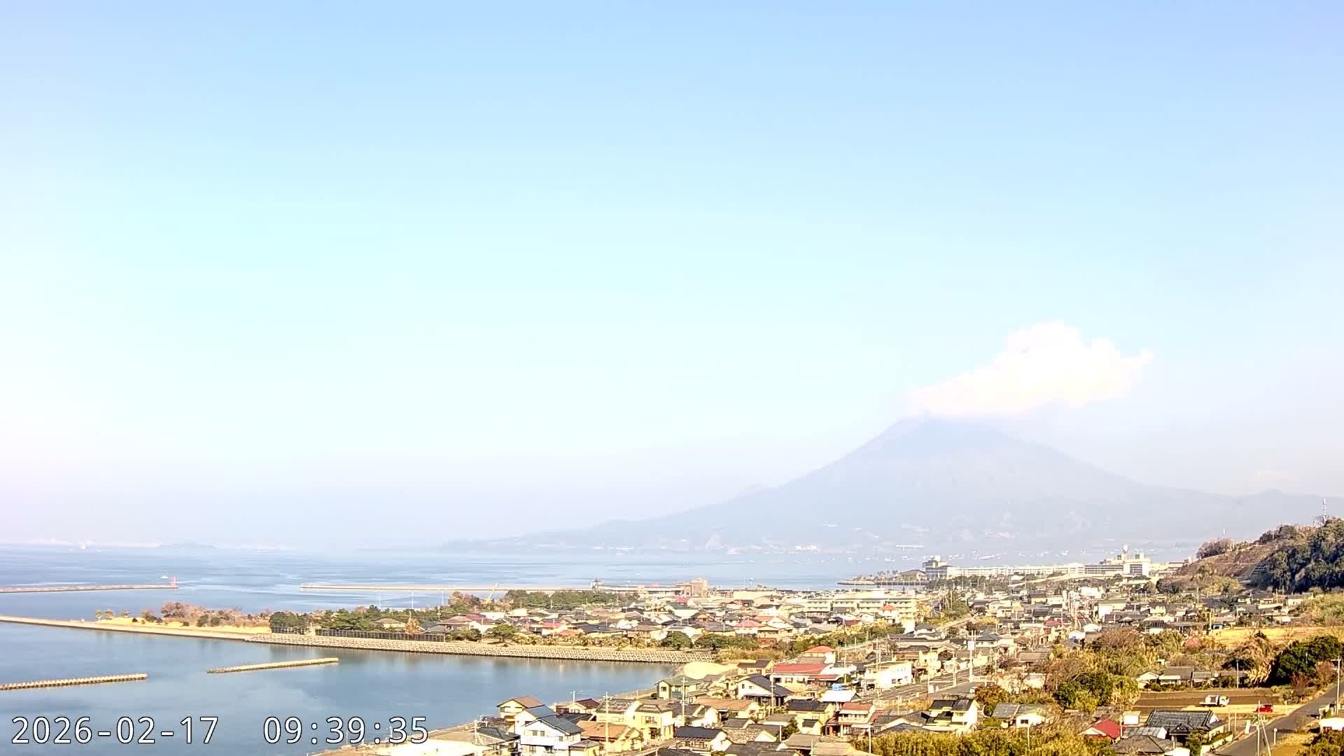 Tarumizu City Skyline & Sakurajima Living Volcano View ( 垂水市のスカイラインと桜島の活火山ビュー ) Live Cam - Hamabira, Tarumizu, Kagoshima Prefecture, Kyushu, Japan