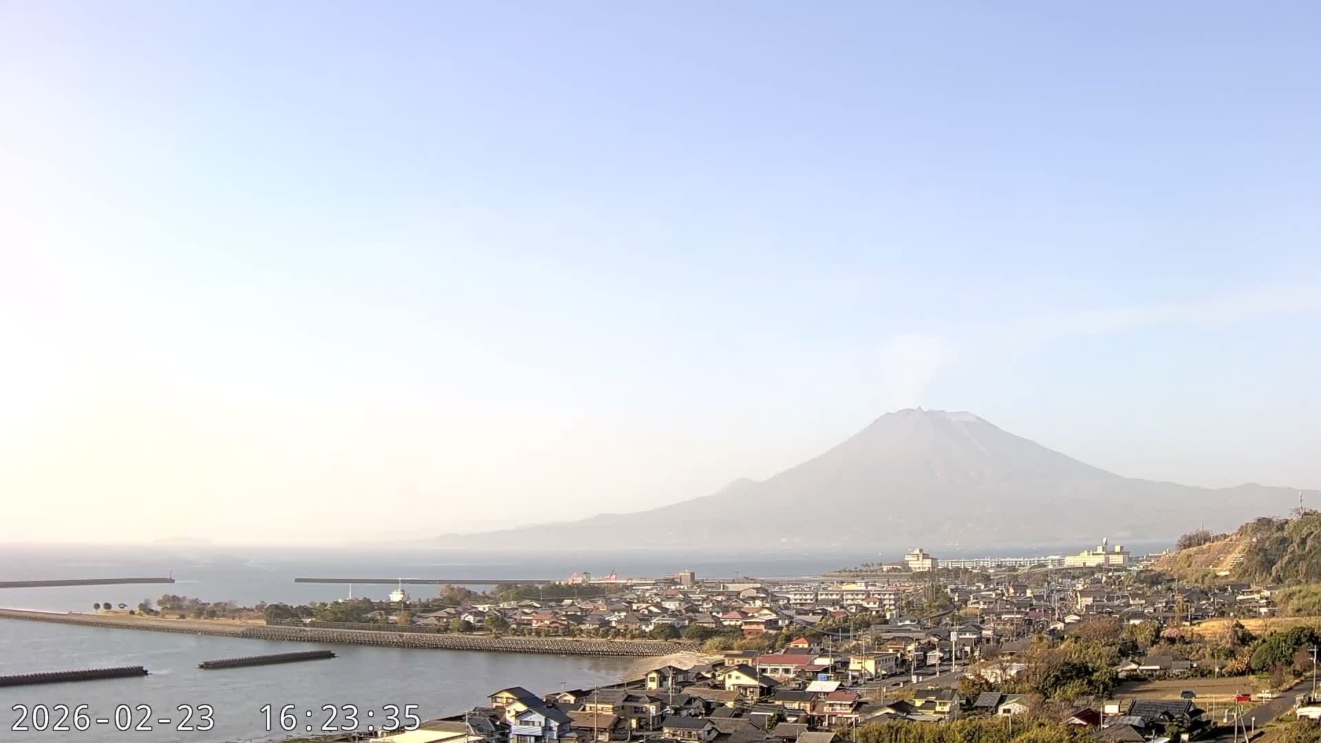 Tarumizu City Skyline & Sakurajima Living Volcano View ( 垂水市のスカイラインと桜島の活火山ビュー ) Live Cam - Hamabira, Tarumizu, Kagoshima Prefecture, Kyushu, Japan