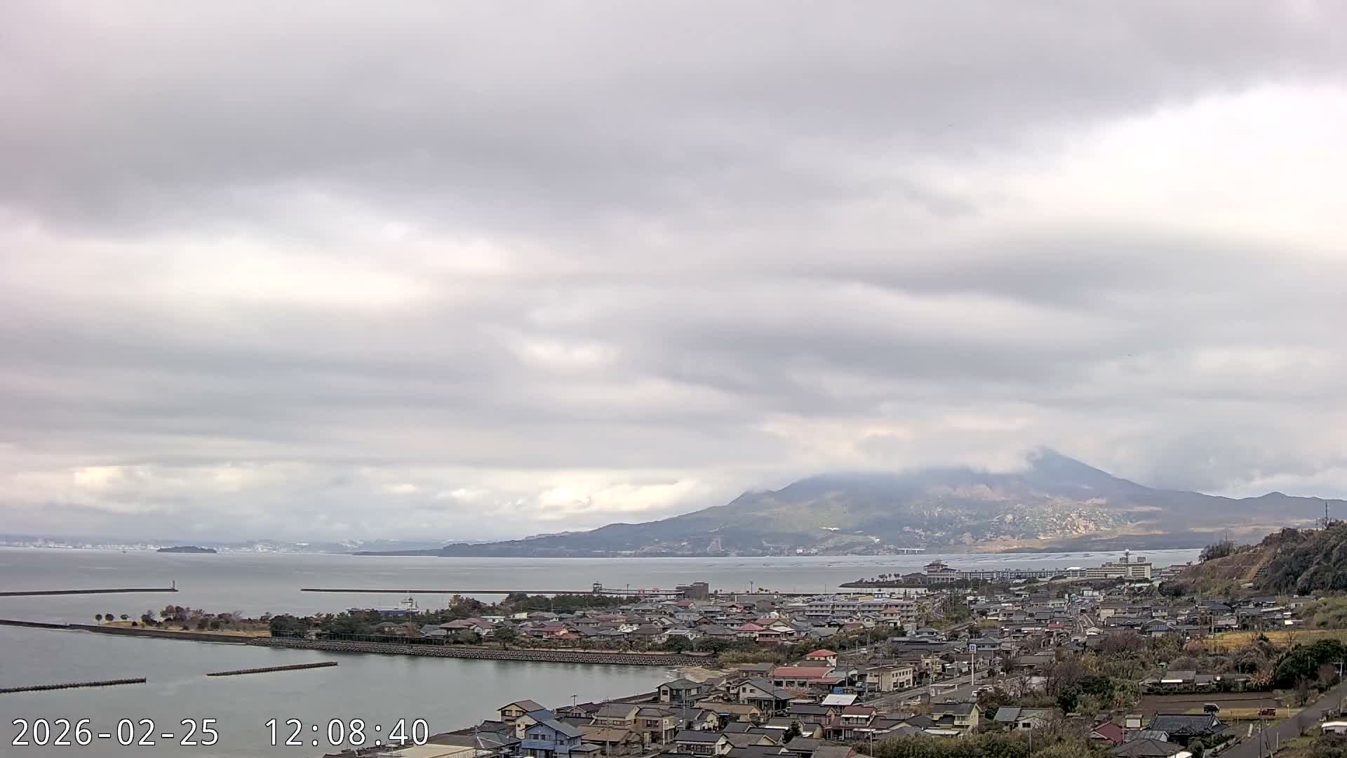 Tarumizu City Skyline & Sakurajima Living Volcano View ( 垂水市のスカイラインと桜島の活火山ビュー ) Live Cam - Hamabira, Tarumizu, Kagoshima Prefecture, Kyushu, Japan