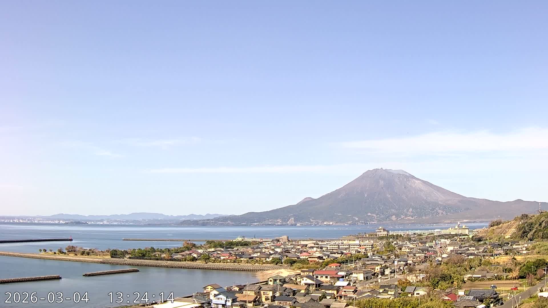 Tarumizu City Skyline & Sakurajima Living Volcano View ( 垂水市のスカイラインと桜島の活火山ビュー ) Live Cam - Hamabira, Tarumizu, Kagoshima Prefecture, Kyushu, Japan