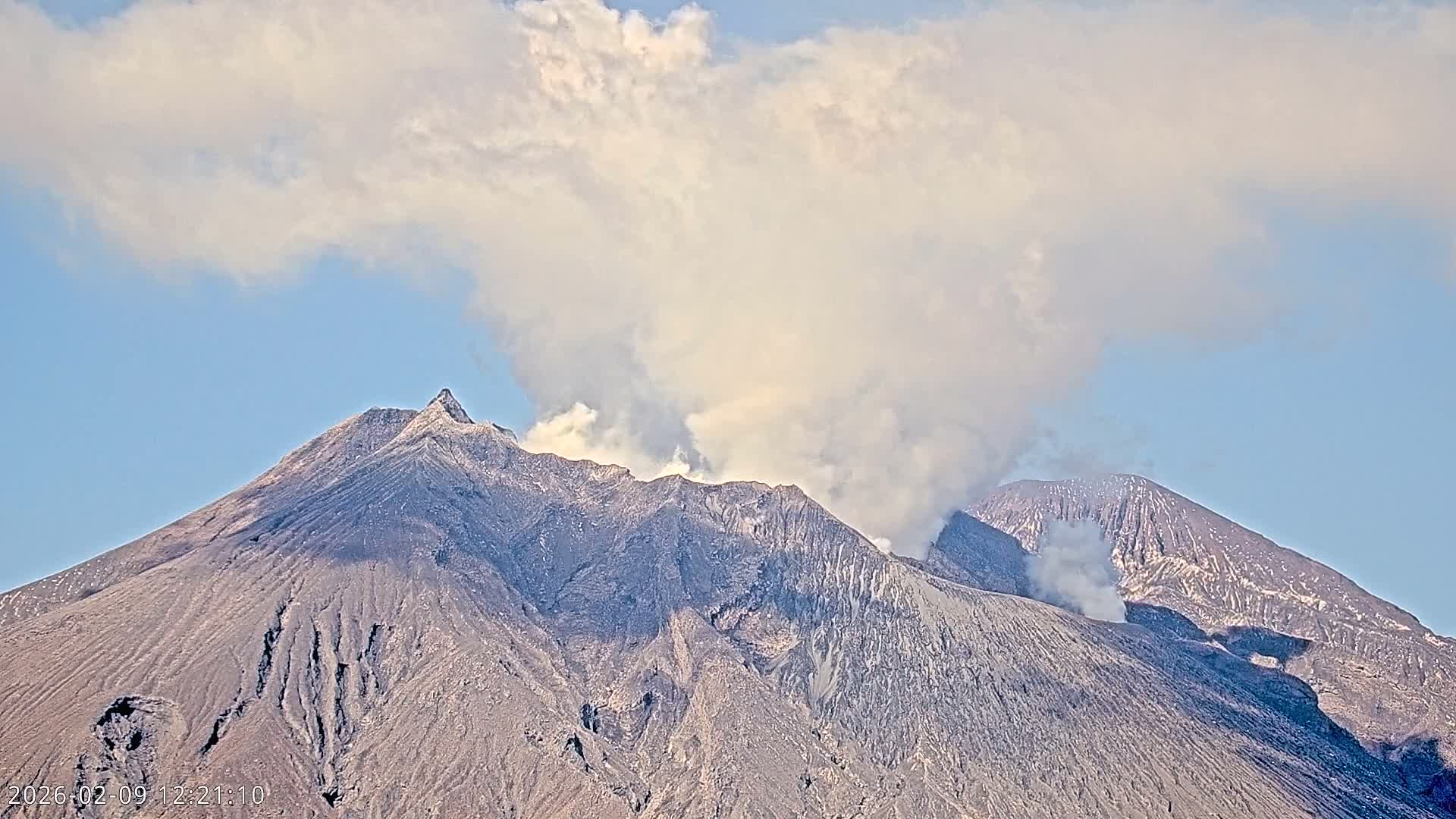 Sakurajima Living Volcano Craters Observation  from Tarumizu City ( 垂水市から桜島活火山火口を観察 ) Live Cam - Ichiki, Tarumizu, Kagoshima Prefecture, Kyushu, Japan