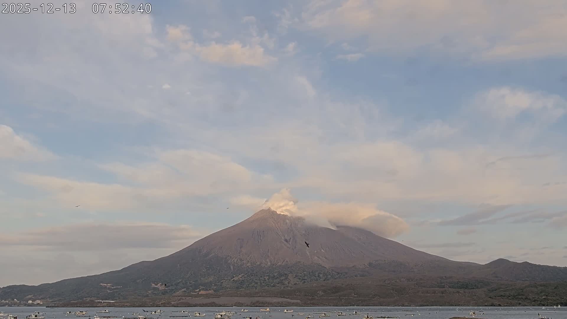 Tarumizu, Kaigata Fishing Port & Sakurajima Living Volcano View ( 垂水・貝潟漁港＆桜島リビングボルケーノビュー )  Live Cam - Kaigata, Tarumizu, Kagoshima Prefecture, Kyushu, Japan
