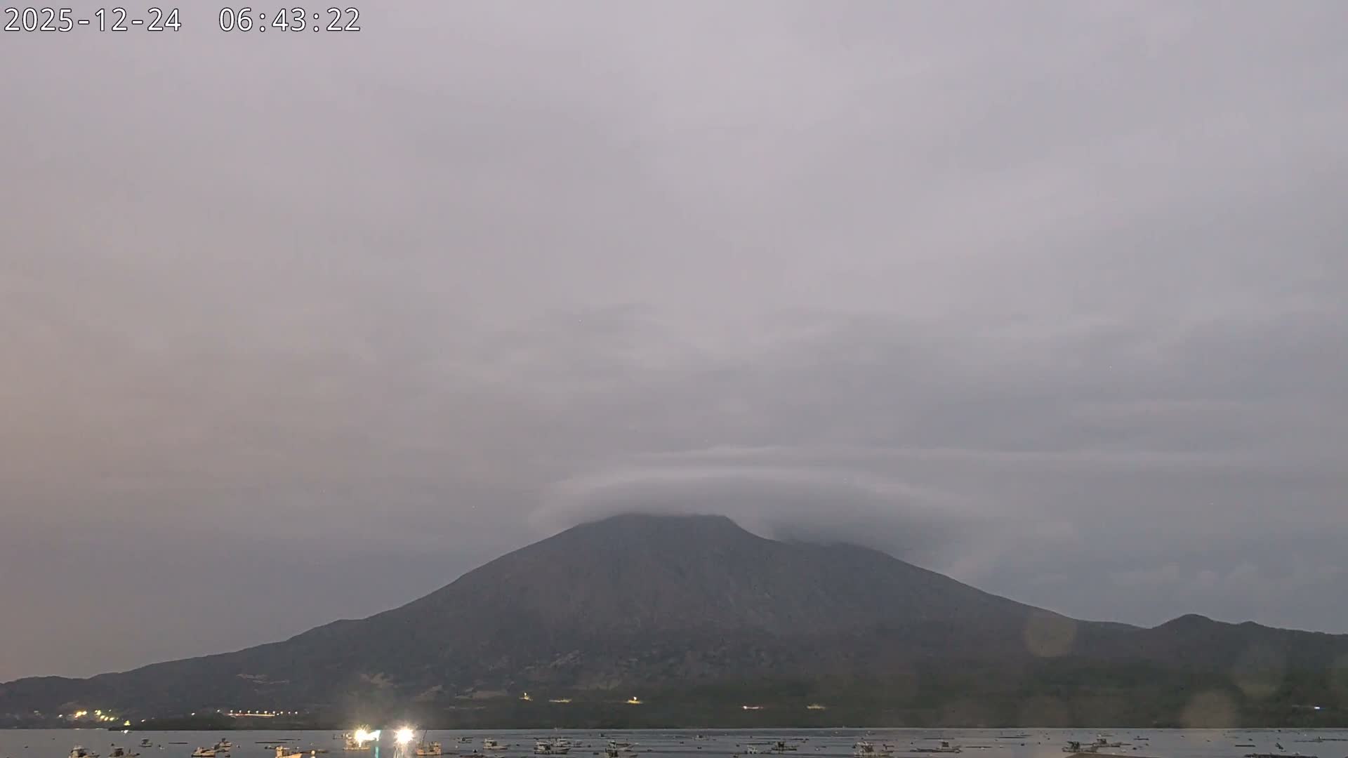 Tarumizu, Kaigata Fishing Port & Sakurajima Living Volcano View ( 垂水・貝潟漁港＆桜島リビングボルケーノビュー )  Live Cam - Kaigata, Tarumizu, Kagoshima Prefecture, Kyushu, Japan