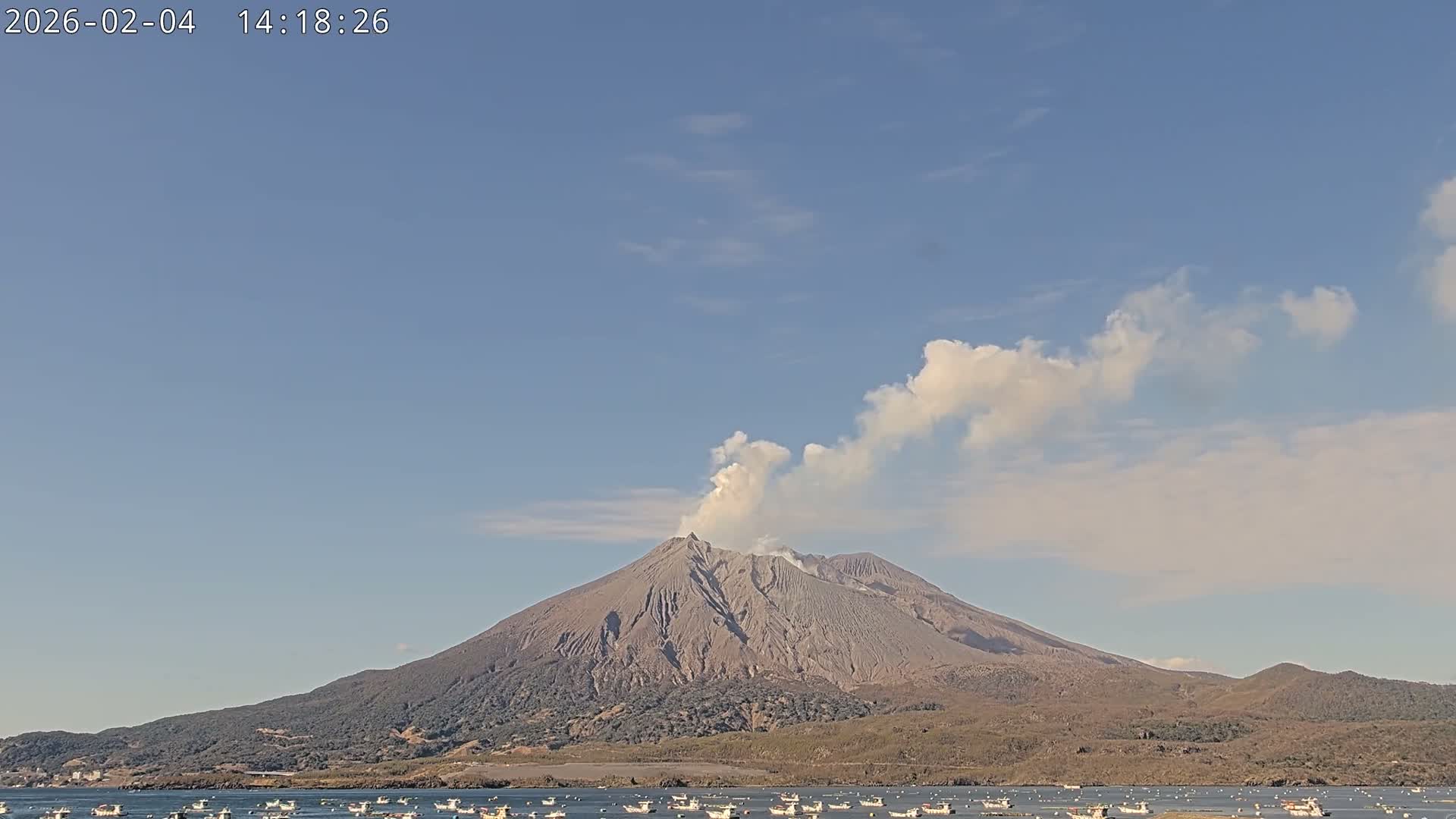 Tarumizu, Kaigata Fishing Port & Sakurajima Living Volcano View ( 垂水・貝潟漁港＆桜島リビングボルケーノビュー )  Live Cam - Kaigata, Tarumizu, Kagoshima Prefecture, Kyushu, Japan