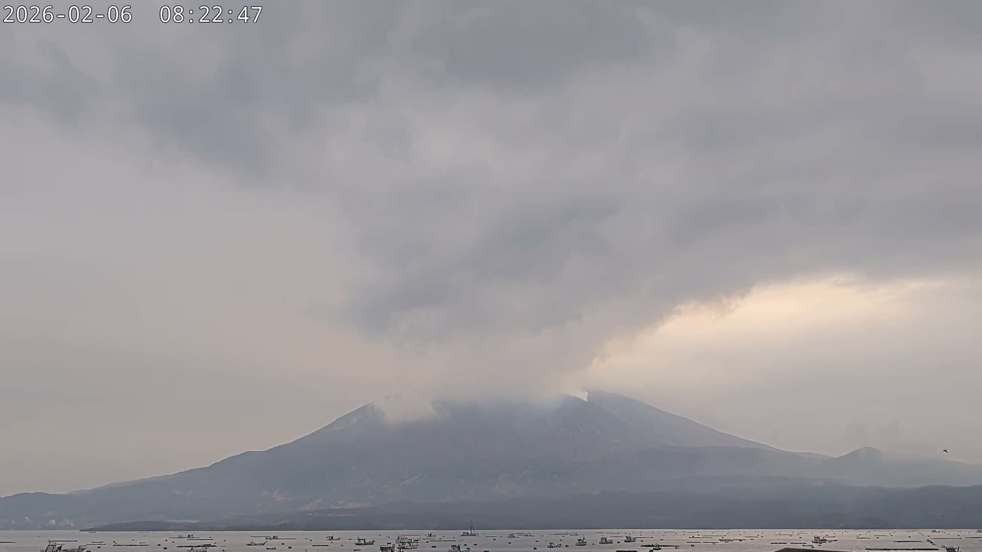 Tarumizu, Kaigata Fishing Port & Sakurajima Living Volcano View ( 垂水・貝潟漁港＆桜島リビングボルケーノビュー )  Live Cam - Kaigata, Tarumizu, Kagoshima Prefecture, Kyushu, Japan