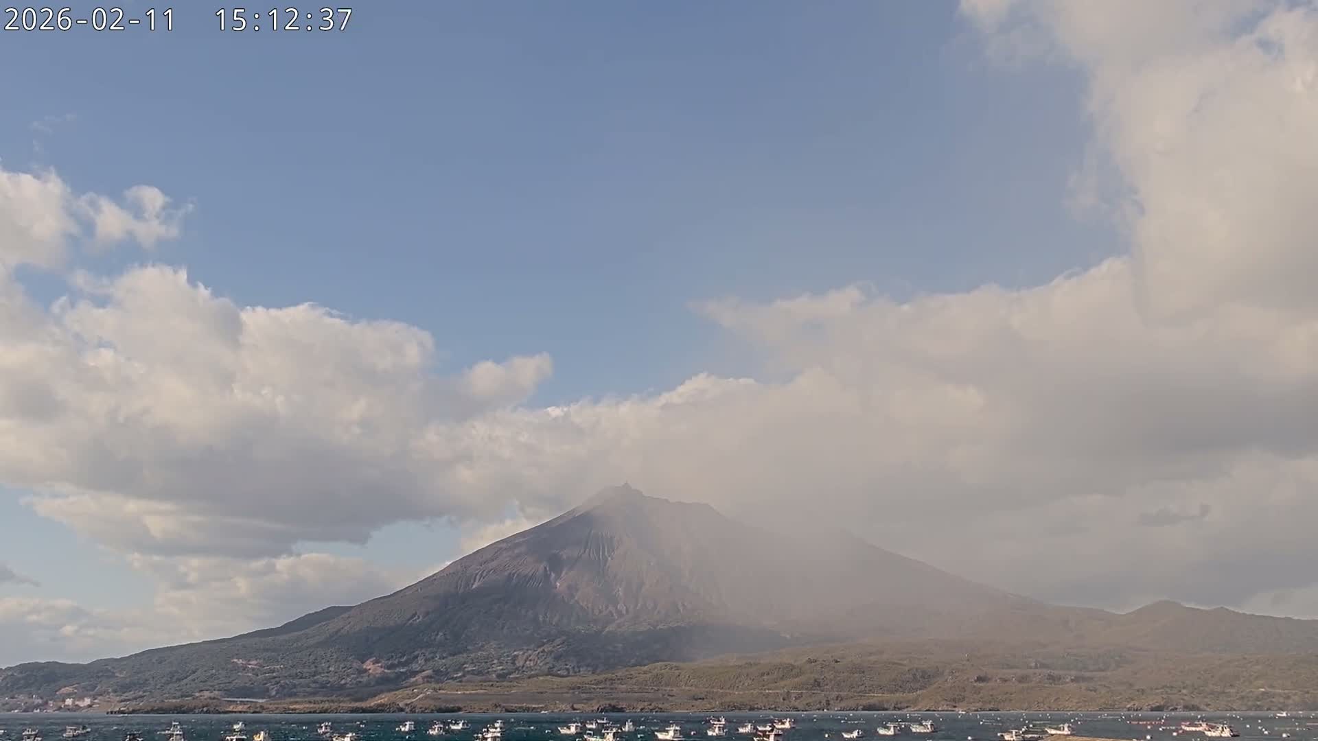 Tarumizu, Kaigata Fishing Port & Sakurajima Living Volcano View ( 垂水・貝潟漁港＆桜島リビングボルケーノビュー )  Live Cam - Kaigata, Tarumizu, Kagoshima Prefecture, Kyushu, Japan