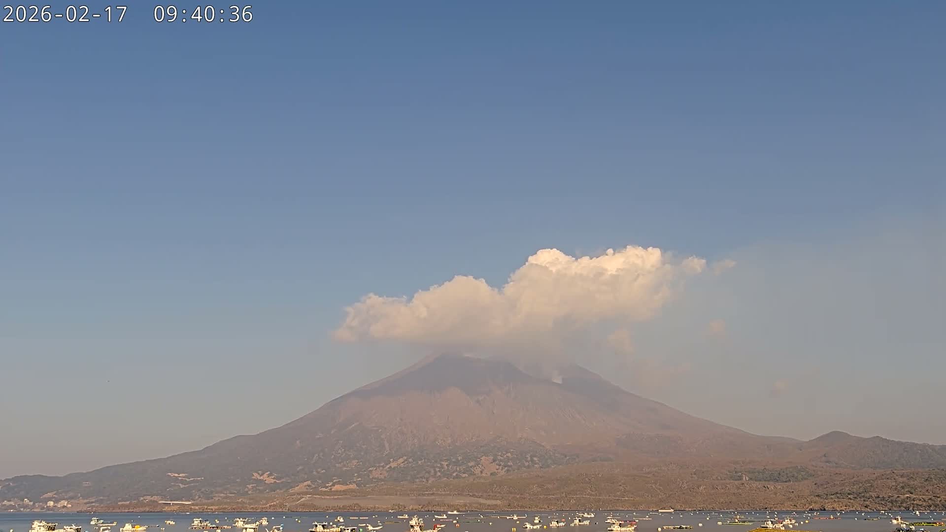 Tarumizu, Kaigata Fishing Port & Sakurajima Living Volcano View ( 垂水・貝潟漁港＆桜島リビングボルケーノビュー )  Live Cam - Kaigata, Tarumizu, Kagoshima Prefecture, Kyushu, Japan
