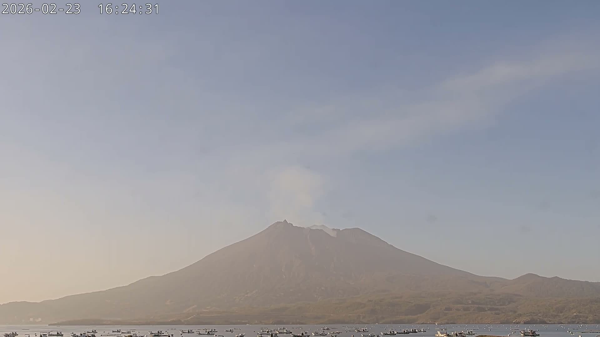 Tarumizu, Kaigata Fishing Port & Sakurajima Living Volcano View ( 垂水・貝潟漁港＆桜島リビングボルケーノビュー )  Live Cam - Kaigata, Tarumizu, Kagoshima Prefecture, Kyushu, Japan