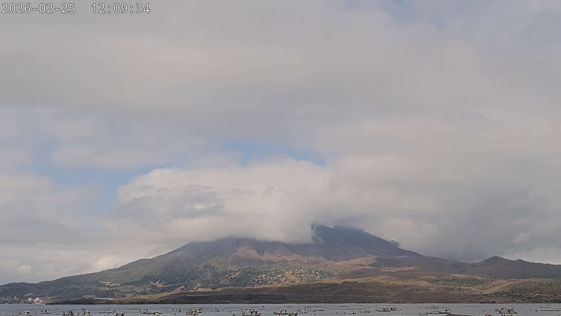 Tarumizu, Kaigata Fishing Port & Sakurajima Living Volcano View ( 垂水・貝潟漁港＆桜島リビングボルケーノビュー )  Live Cam - Kaigata, Tarumizu, Kagoshima Prefecture, Kyushu, Japan