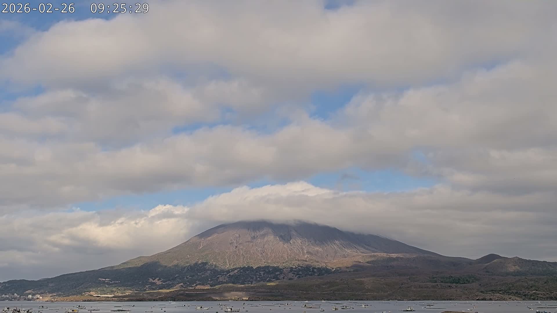 Tarumizu, Kaigata Fishing Port & Sakurajima Living Volcano View ( 垂水・貝潟漁港＆桜島リビングボルケーノビュー )  Live Cam - Kaigata, Tarumizu, Kagoshima Prefecture, Kyushu, Japan