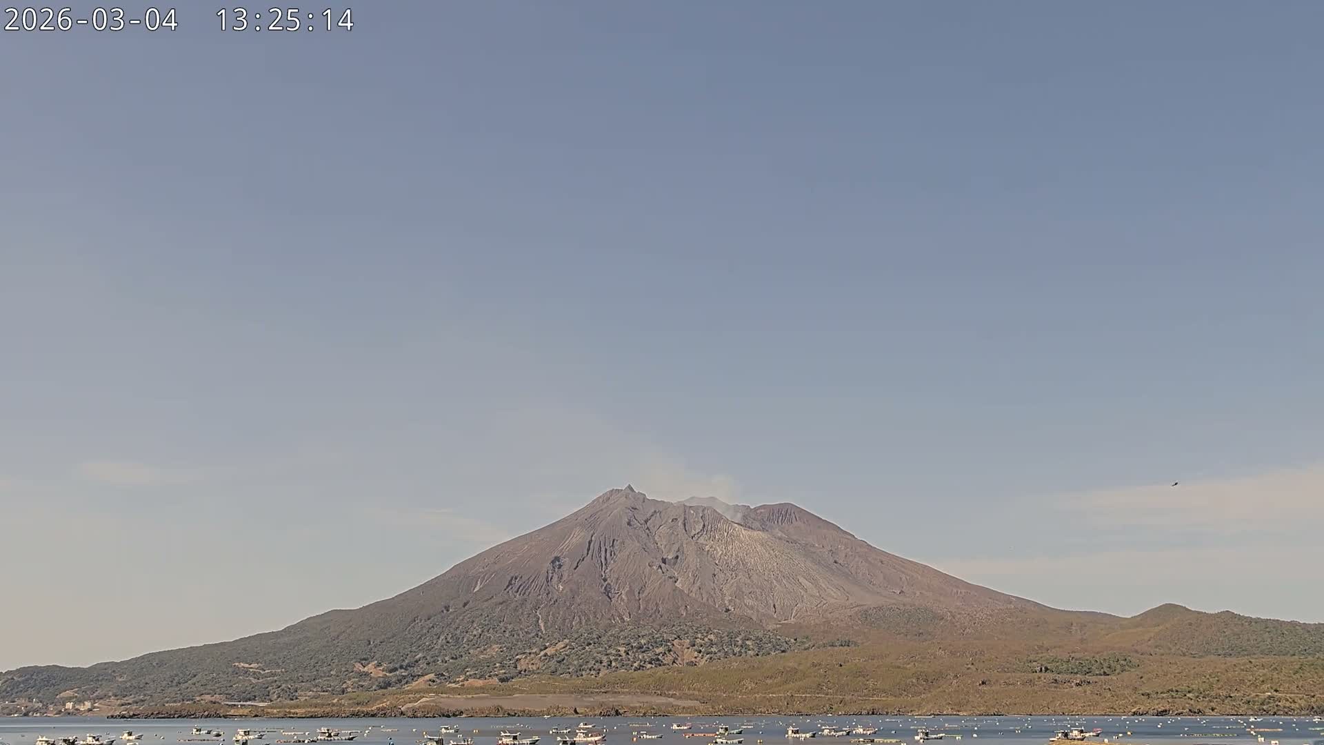 Tarumizu, Kaigata Fishing Port & Sakurajima Living Volcano View ( 垂水・貝潟漁港＆桜島リビングボルケーノビュー )  Live Cam - Kaigata, Tarumizu, Kagoshima Prefecture, Kyushu, Japan