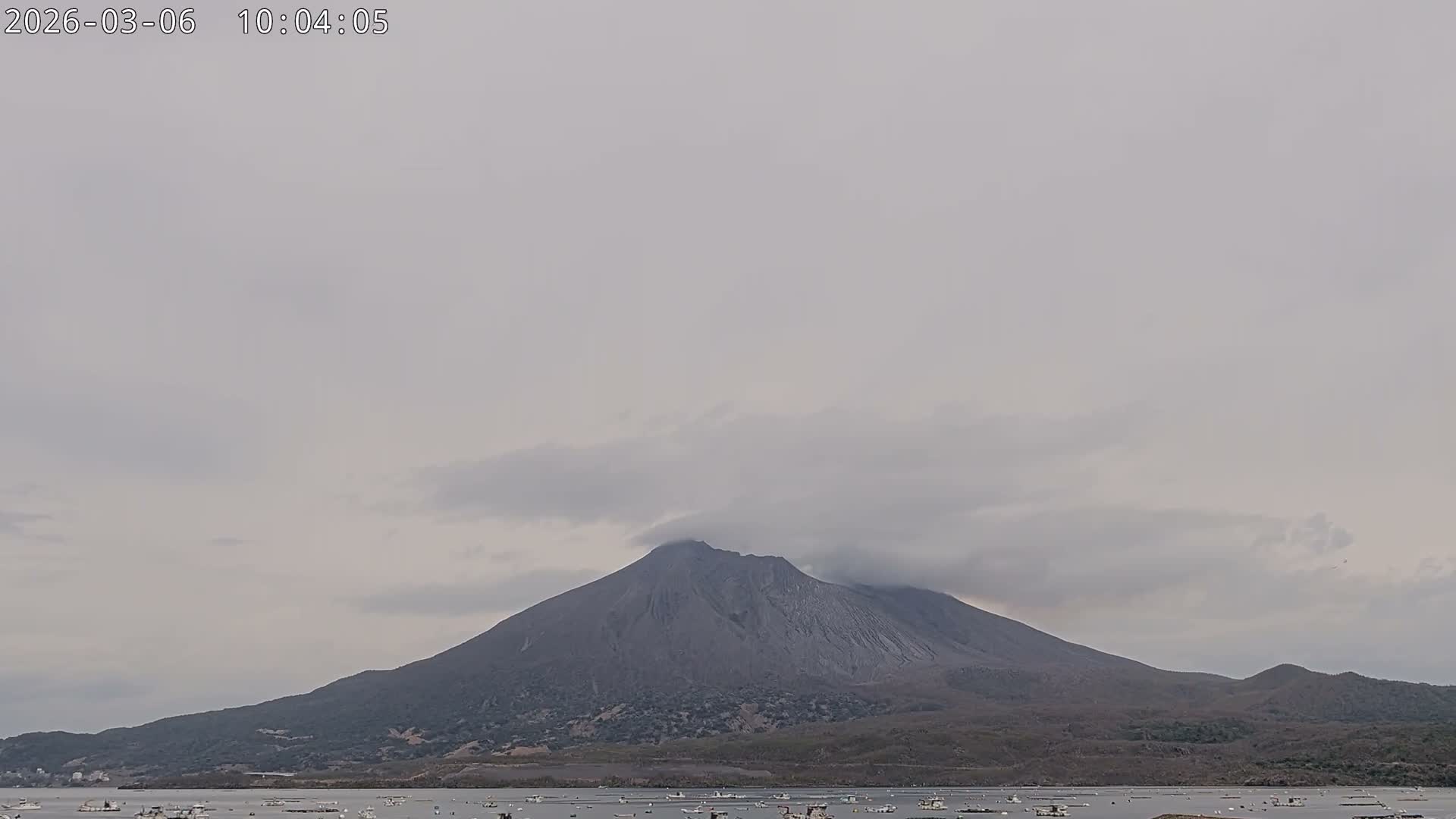 Tarumizu, Kaigata Fishing Port & Sakurajima Living Volcano View ( 垂水・貝潟漁港＆桜島リビングボルケーノビュー )  Live Cam - Kaigata, Tarumizu, Kagoshima Prefecture, Kyushu, Japan