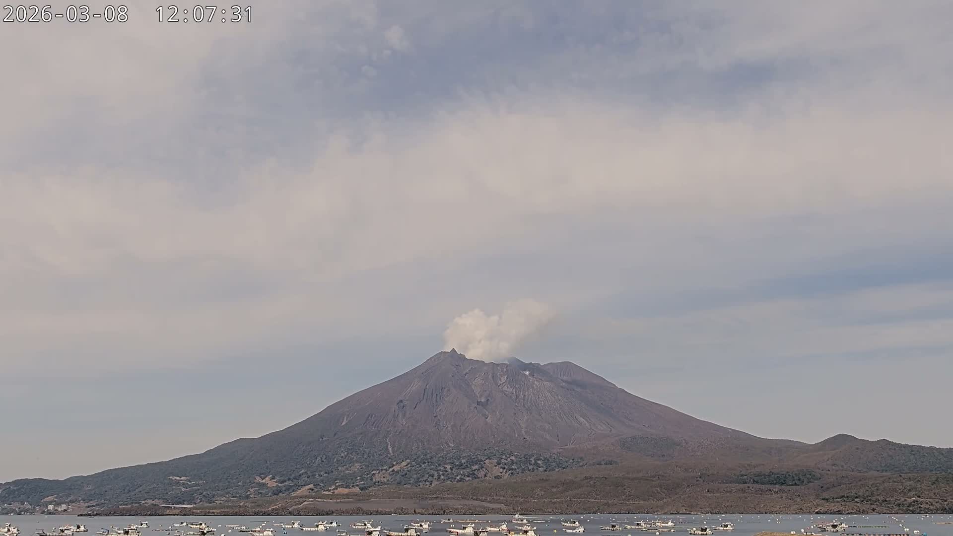 Tarumizu, Kaigata Fishing Port & Sakurajima Living Volcano View ( 垂水・貝潟漁港＆桜島リビングボルケーノビュー )  Live Cam - Kaigata, Tarumizu, Kagoshima Prefecture, Kyushu, Japan