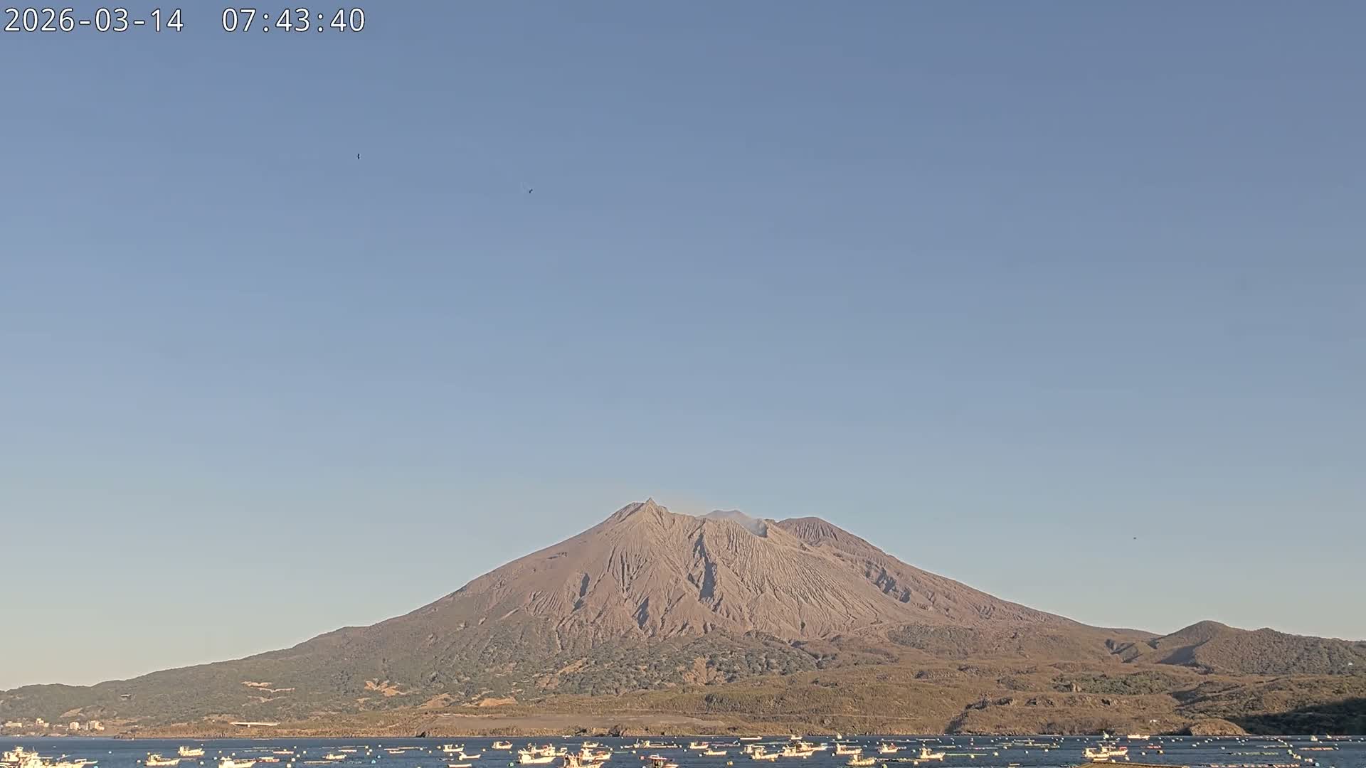Tarumizu, Kaigata Fishing Port & Sakurajima Living Volcano View ( 垂水・貝潟漁港＆桜島リビングボルケーノビュー )  Live Cam - Kaigata, Tarumizu, Kagoshima Prefecture, Kyushu, Japan