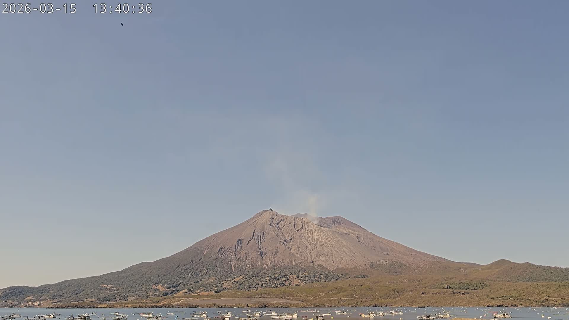 Tarumizu, Kaigata Fishing Port & Sakurajima Living Volcano View ( 垂水・貝潟漁港＆桜島リビングボルケーノビュー )  Live Cam - Kaigata, Tarumizu, Kagoshima Prefecture, Kyushu, Japan