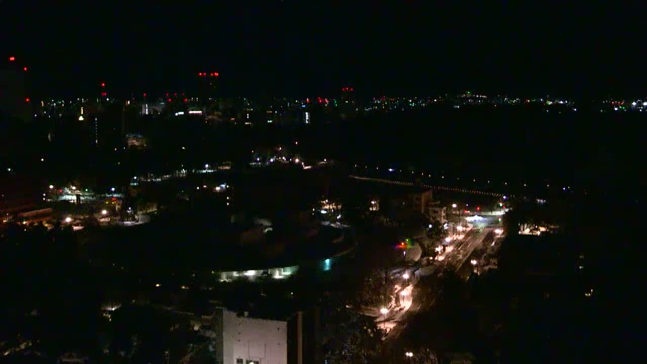 Ishikawa, Kanazawa City Skyline & Honda Dori / Ohora Dori Avenue Intersection ( 石狩・金沢シティスカイライン＆本多通り・大洞通り交差点 ) Live Cam   - 3 Chome, Hondamachi, Kanazawa, Ishikawa, Chūbu, Honshu, Japan