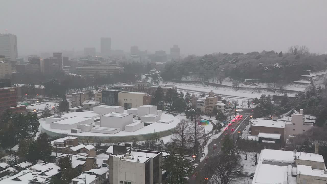 Ishikawa, Kanazawa City Skyline & Honda Dori / Ohora Dori Avenue Intersection ( 石狩・金沢シティスカイライン＆本多通り・大洞通り交差点 ) Live Cam   - 3 Chome, Hondamachi, Kanazawa, Ishikawa, Chūbu, Honshu, Japan