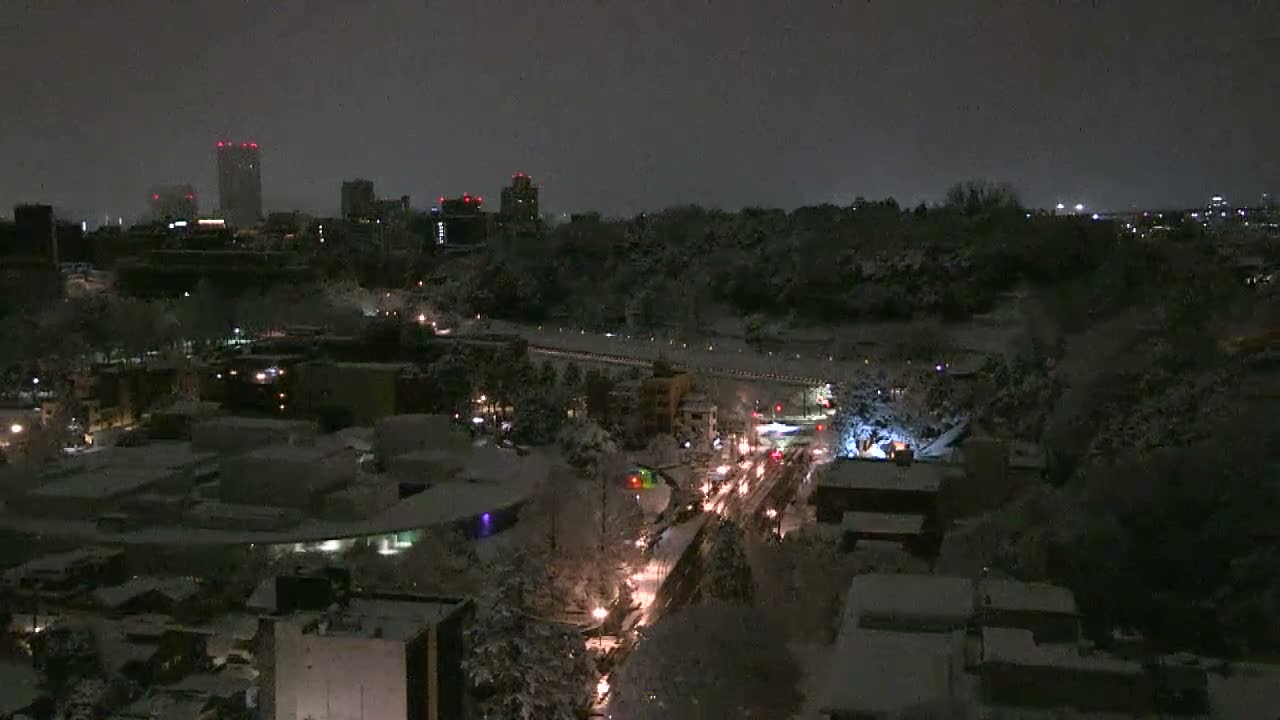 Ishikawa, Kanazawa City Skyline & Honda Dori / Ohora Dori Avenue Intersection ( 石狩・金沢シティスカイライン＆本多通り・大洞通り交差点 ) Live Cam   - 3 Chome, Hondamachi, Kanazawa, Ishikawa, Chūbu, Honshu, Japan