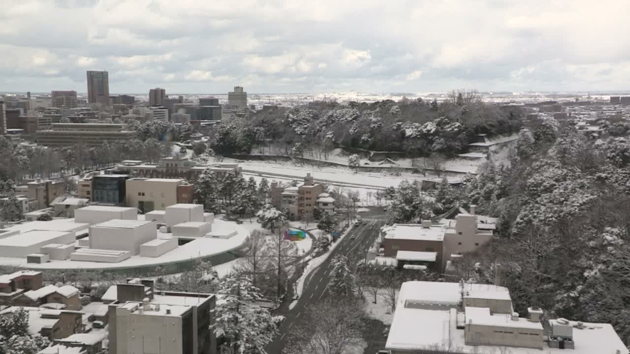 Ishikawa, Kanazawa City Skyline & Honda Dori / Ohora Dori Avenue Intersection ( 石狩・金沢シティスカイライン＆本多通り・大洞通り交差点 ) Live Cam   - 3 Chome, Hondamachi, Kanazawa, Ishikawa, Chūbu, Honshu, Japan