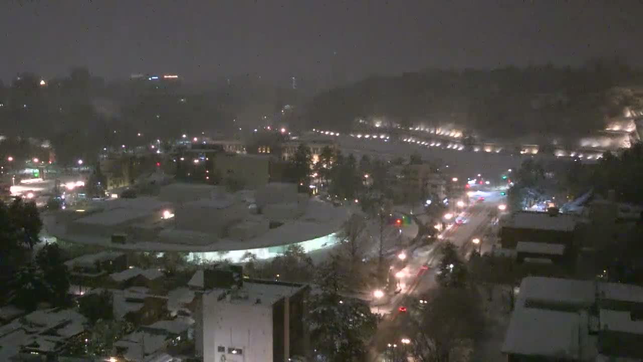 Ishikawa, Kanazawa City Skyline & Honda Dori / Ohora Dori Avenue Intersection ( 石狩・金沢シティスカイライン＆本多通り・大洞通り交差点 ) Live Cam   - 3 Chome, Hondamachi, Kanazawa, Ishikawa, Chūbu, Honshu, Japan