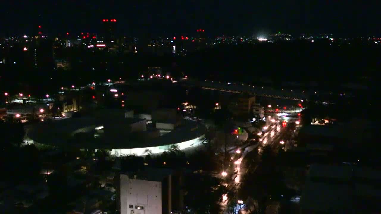 Ishikawa, Kanazawa City Skyline & Honda Dori / Ohora Dori Avenue Intersection ( 石狩・金沢シティスカイライン＆本多通り・大洞通り交差点 ) Live Cam   - 3 Chome, Hondamachi, Kanazawa, Ishikawa, Chūbu, Honshu, Japan