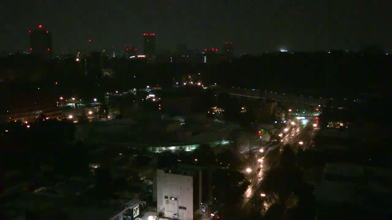 Ishikawa, Kanazawa City Skyline & Honda Dori / Ohora Dori Avenue Intersection ( 石狩・金沢シティスカイライン＆本多通り・大洞通り交差点 ) Live Cam   - 3 Chome, Hondamachi, Kanazawa, Ishikawa, Chūbu, Honshu, Japan