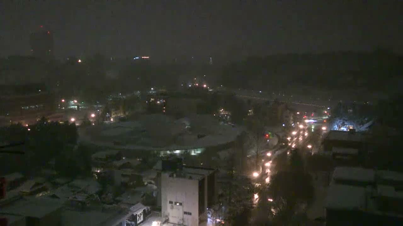 Ishikawa, Kanazawa City Skyline & Honda Dori / Ohora Dori Avenue Intersection ( 石狩・金沢シティスカイライン＆本多通り・大洞通り交差点 ) Live Cam   - 3 Chome, Hondamachi, Kanazawa, Ishikawa, Chūbu, Honshu, Japan