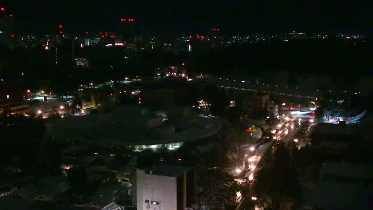 Ishikawa, Kanazawa City Skyline & Honda Dori / Ohora Dori Avenue Intersection ( 石狩・金沢シティスカイライン＆本多通り・大洞通り交差点 ) Live Cam   - 3 Chome, Hondamachi, Kanazawa, Ishikawa, Chūbu, Honshu, Japan