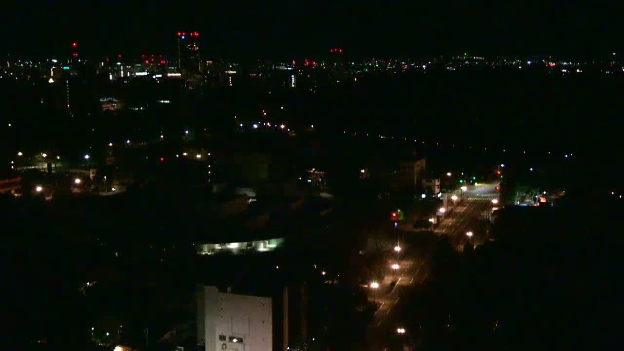 Ishikawa, Kanazawa City Skyline & Honda Dori / Ohora Dori Avenue Intersection ( 石狩・金沢シティスカイライン＆本多通り・大洞通り交差点 ) Live Cam   - 3 Chome, Hondamachi, Kanazawa, Ishikawa, Chūbu, Honshu, Japan
