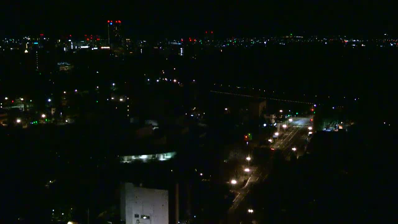 Ishikawa, Kanazawa City Skyline & Honda Dori / Ohora Dori Avenue Intersection ( 石狩・金沢シティスカイライン＆本多通り・大洞通り交差点 ) Live Cam   - 3 Chome, Hondamachi, Kanazawa, Ishikawa, Chūbu, Honshu, Japan
