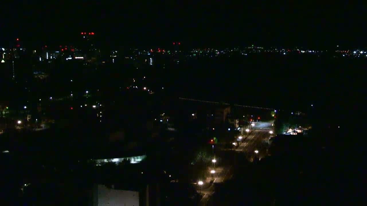 Ishikawa, Kanazawa City Skyline & Honda Dori / Ohora Dori Avenue Intersection ( 石狩・金沢シティスカイライン＆本多通り・大洞通り交差点 ) Live Cam   - 3 Chome, Hondamachi, Kanazawa, Ishikawa, Chūbu, Honshu, Japan