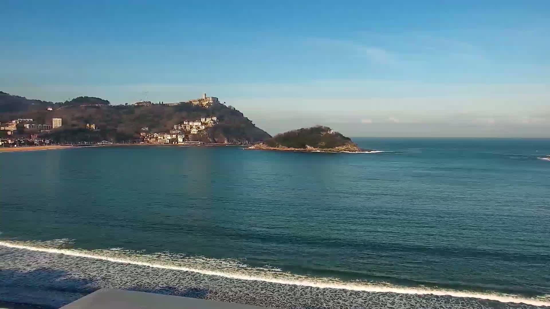 San Sebastian, Playa La Concha Beach Live Cam - Gipuzkoa, Basque, Spain