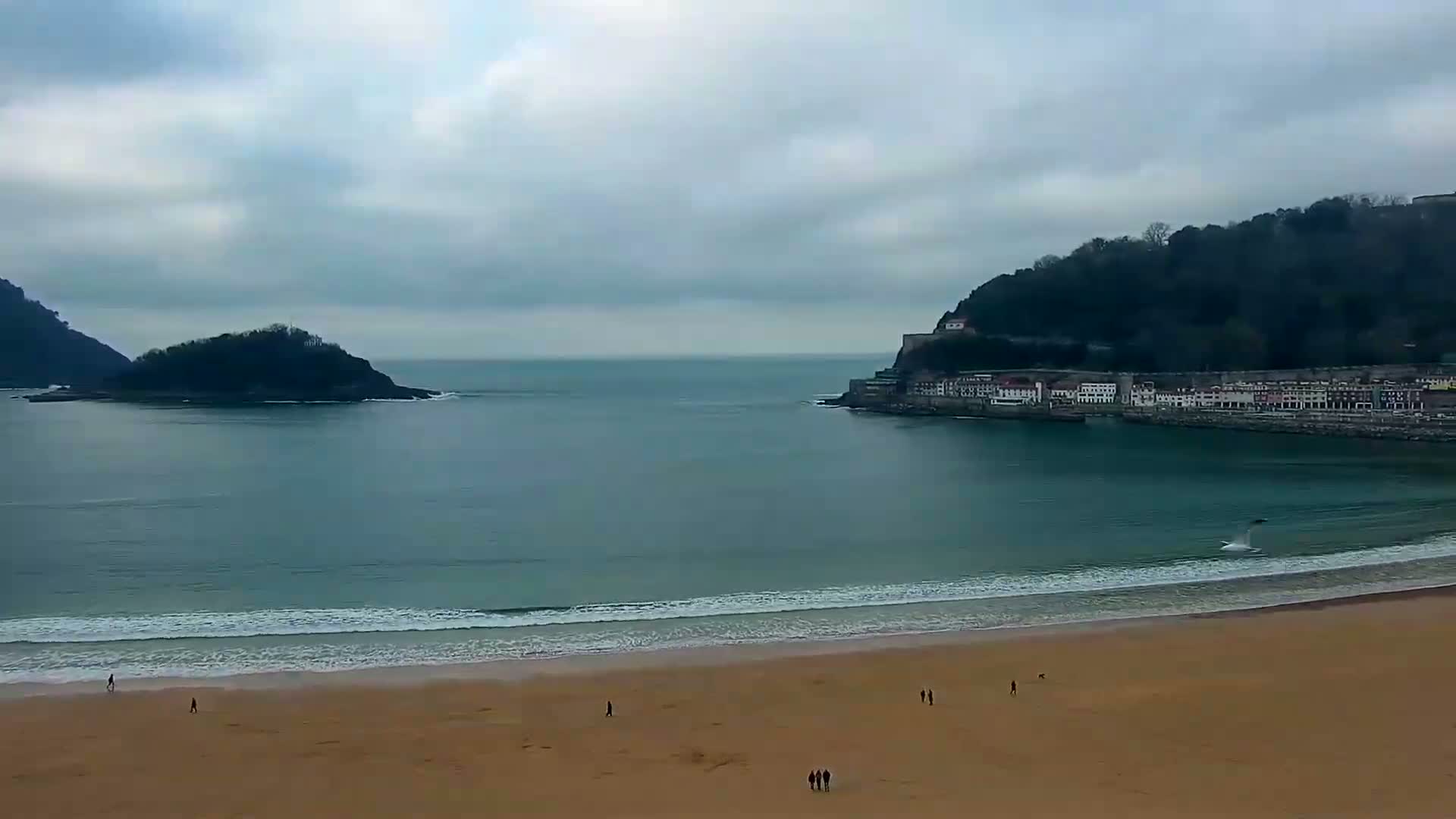 San Sebastian, Playa La Concha Beach Live Cam - Gipuzkoa, Basque, Spain
