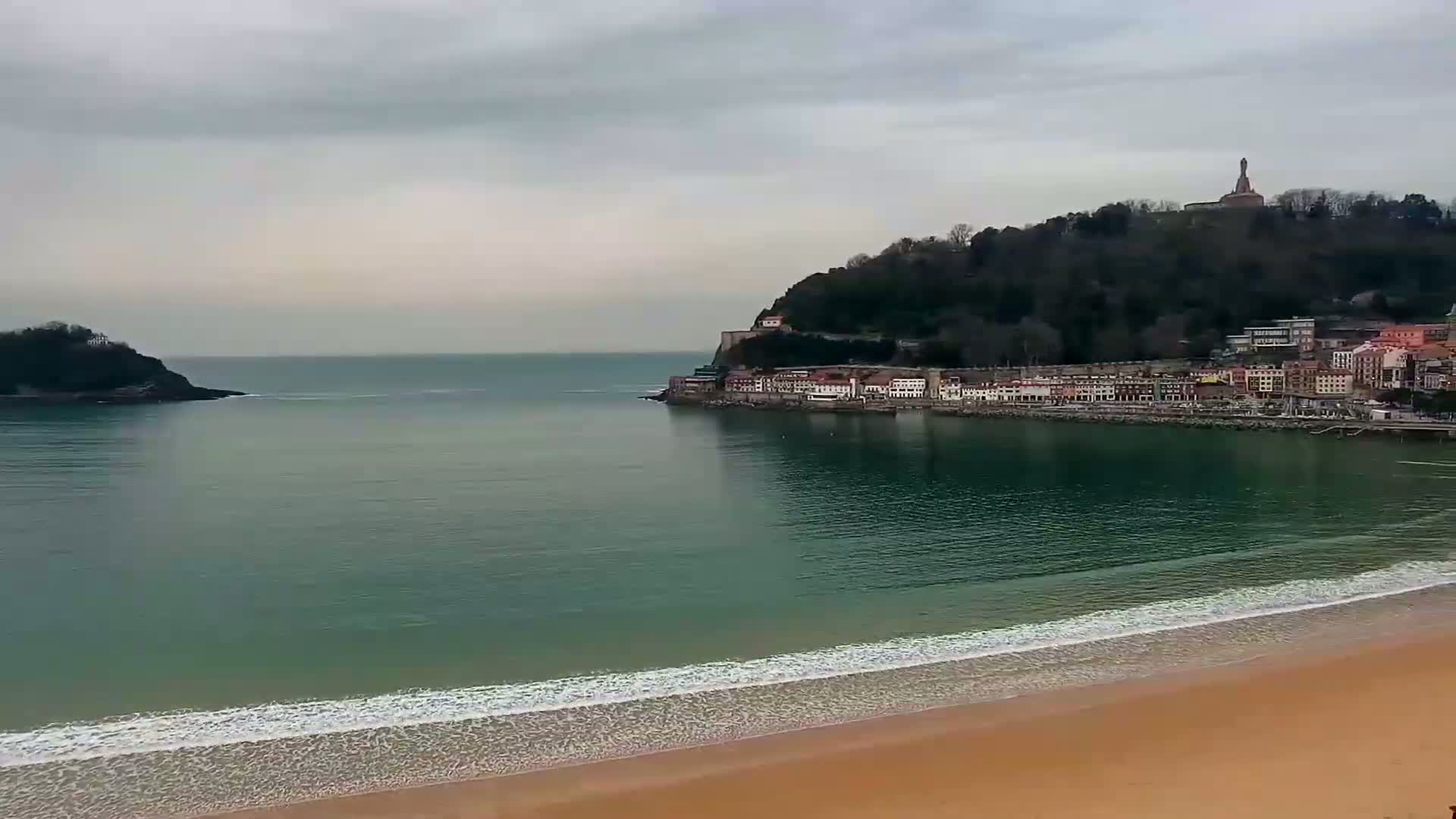 San Sebastian, Playa La Concha Beach Live Cam - Gipuzkoa, Basque, Spain