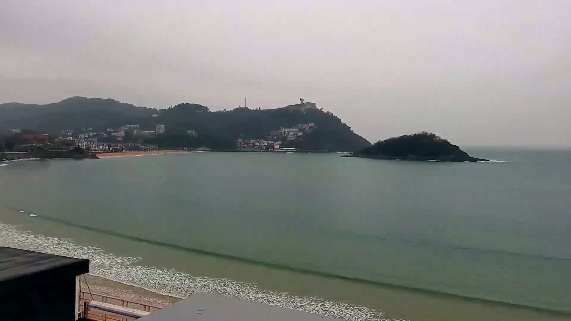 San Sebastian, Playa La Concha Beach Live Cam - Gipuzkoa, Basque, Spain