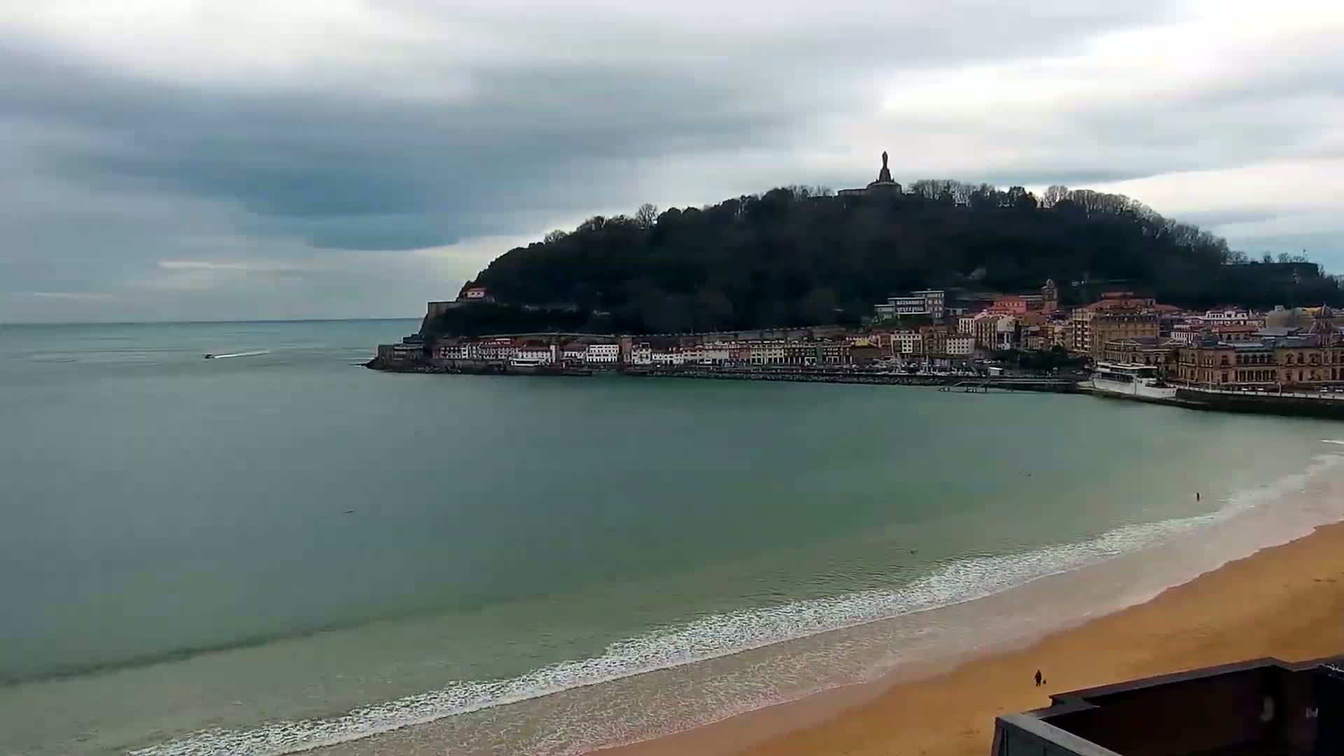 San Sebastian, Playa La Concha Beach Live Cam - Gipuzkoa, Basque, Spain