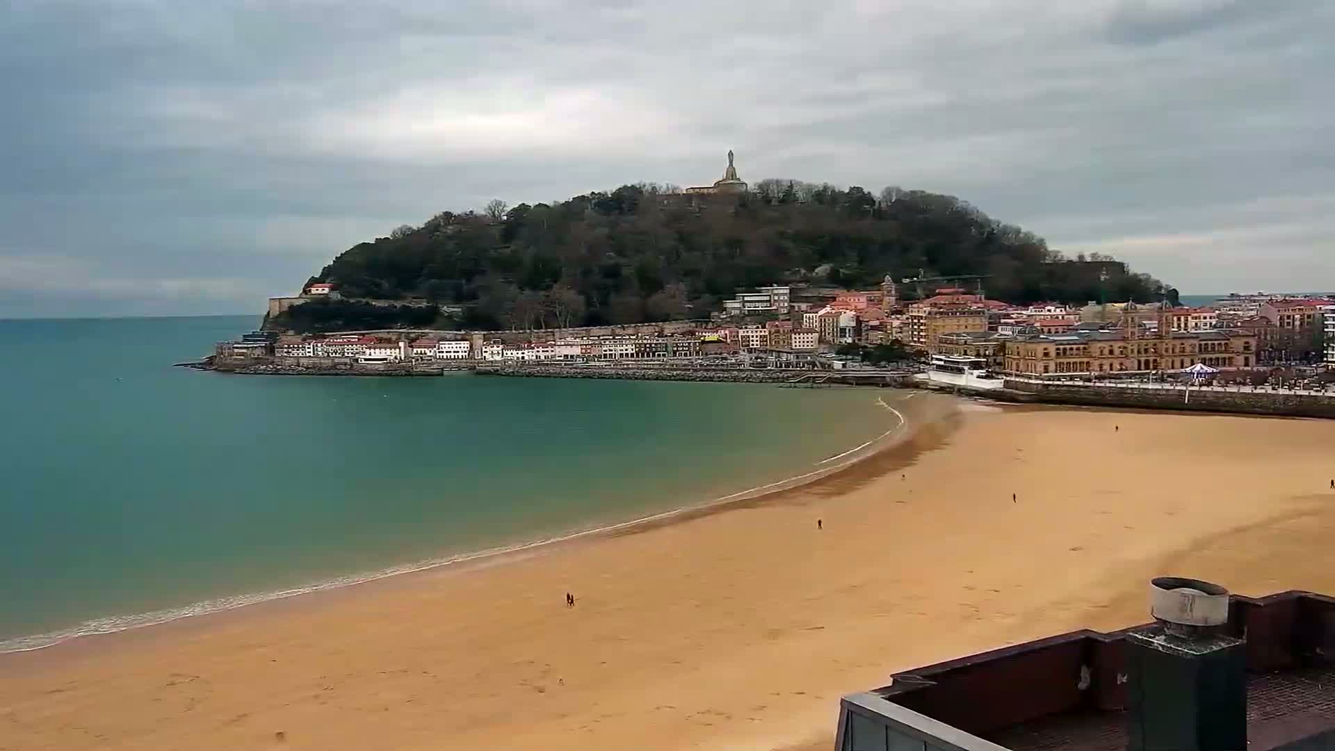 San Sebastian, Playa La Concha Beach Live Cam - Gipuzkoa, Basque, Spain