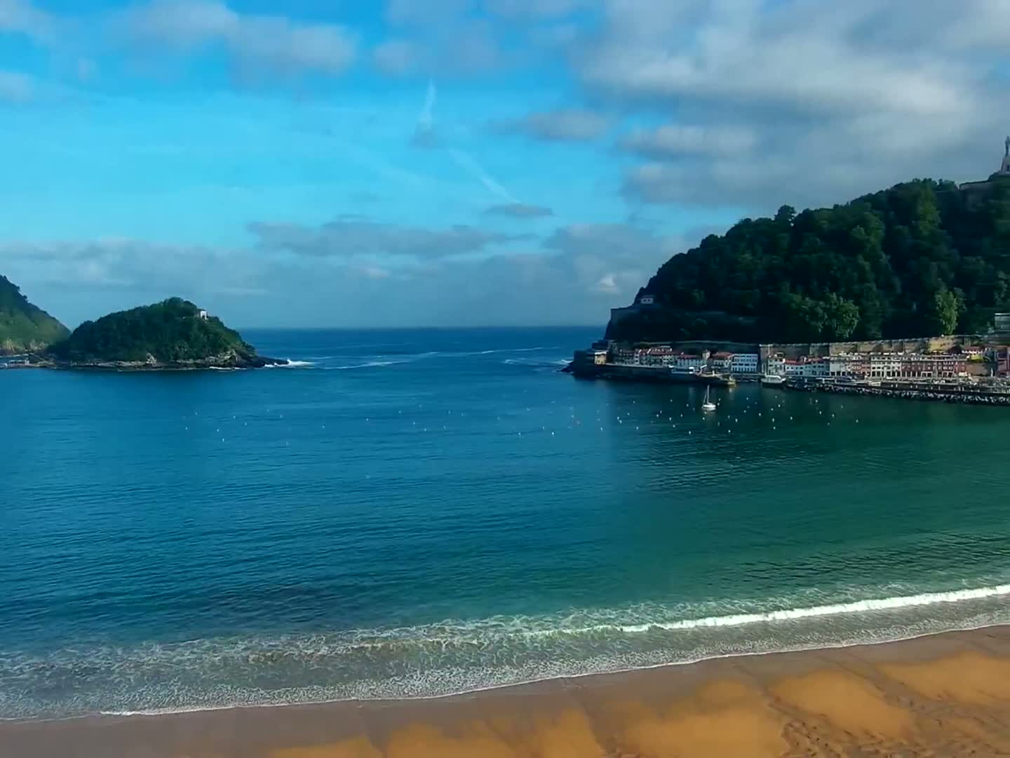 San Sebastian, Playa La Concha Beach Live Cam - Gipuzkoa, Basque, Spain