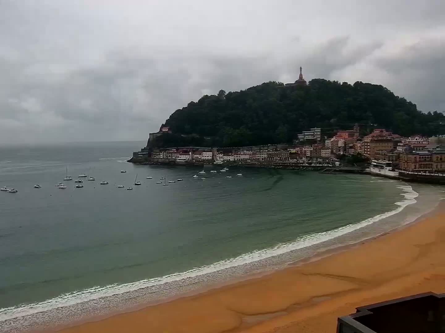 San Sebastian, Playa La Concha Beach Live Cam - Gipuzkoa, Basque, Spain