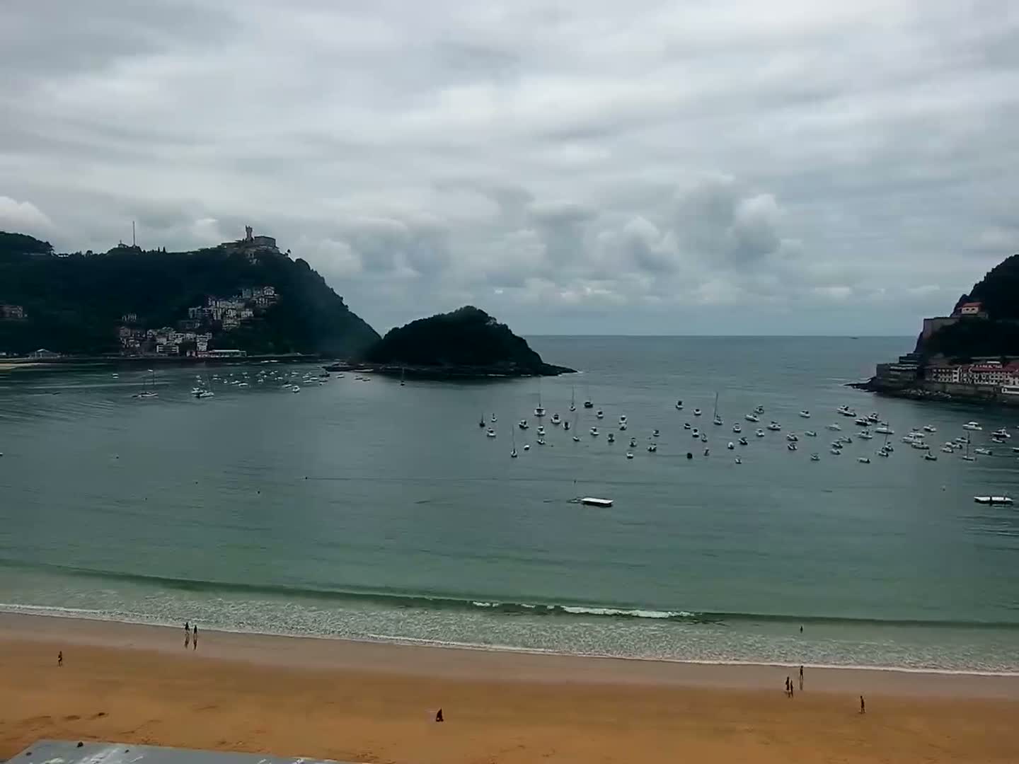 San Sebastian, Playa La Concha Beach Live Cam - Gipuzkoa, Basque, Spain