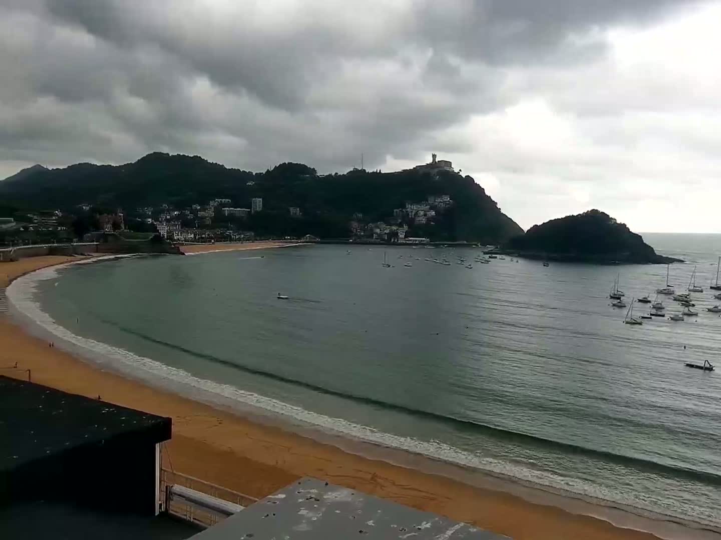 San Sebastian, Playa La Concha Beach Live Cam - Gipuzkoa, Basque, Spain